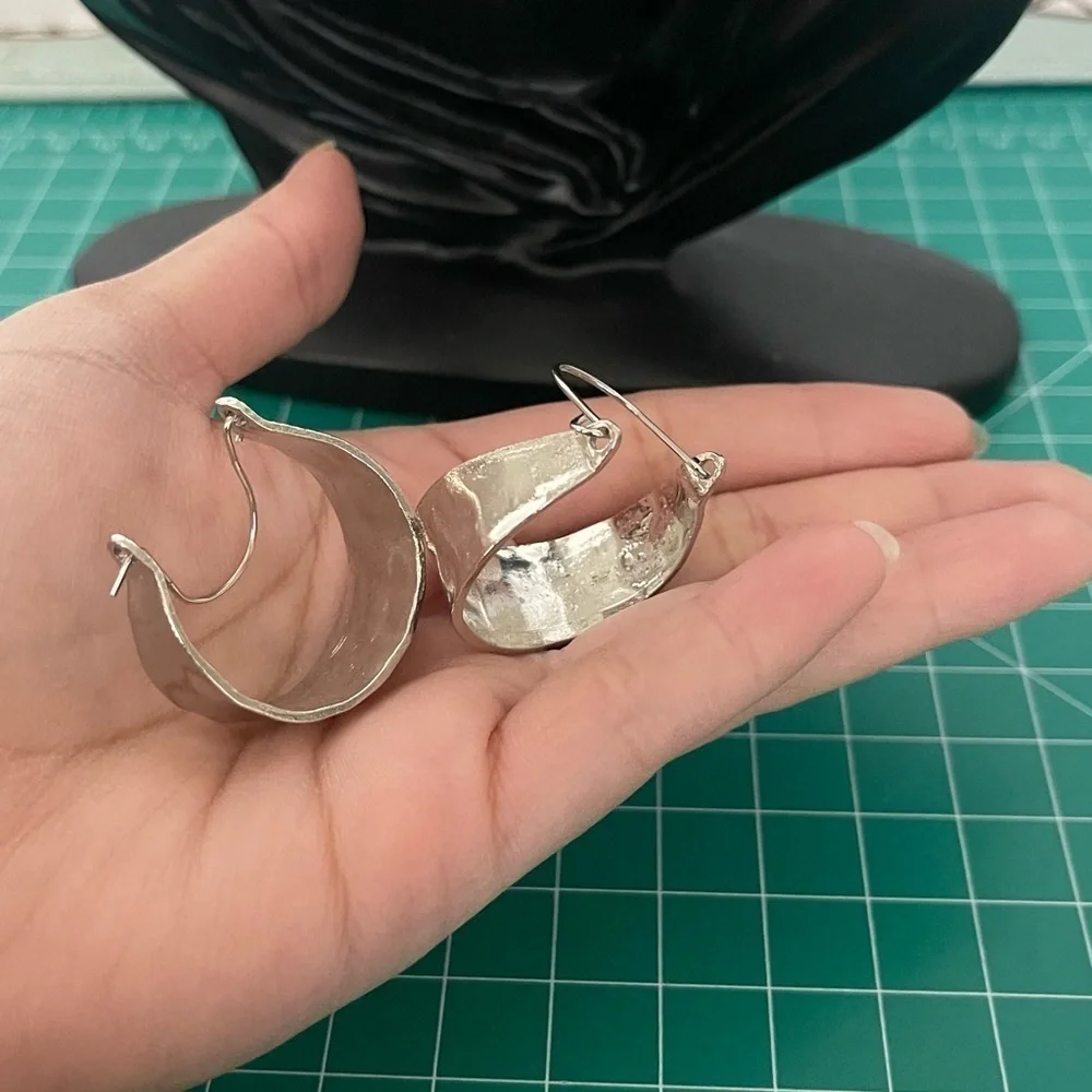 N/A these earrings